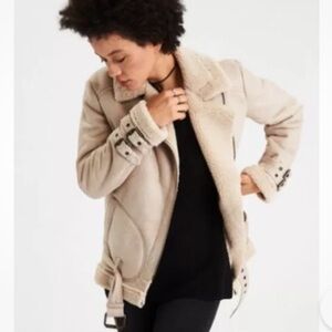 WOMEN’S AMERICAN EAGLE JACKET